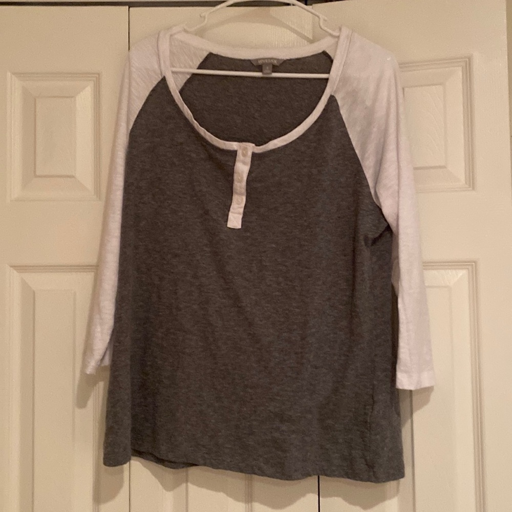 NWOT grey and white long sleeve t shirt